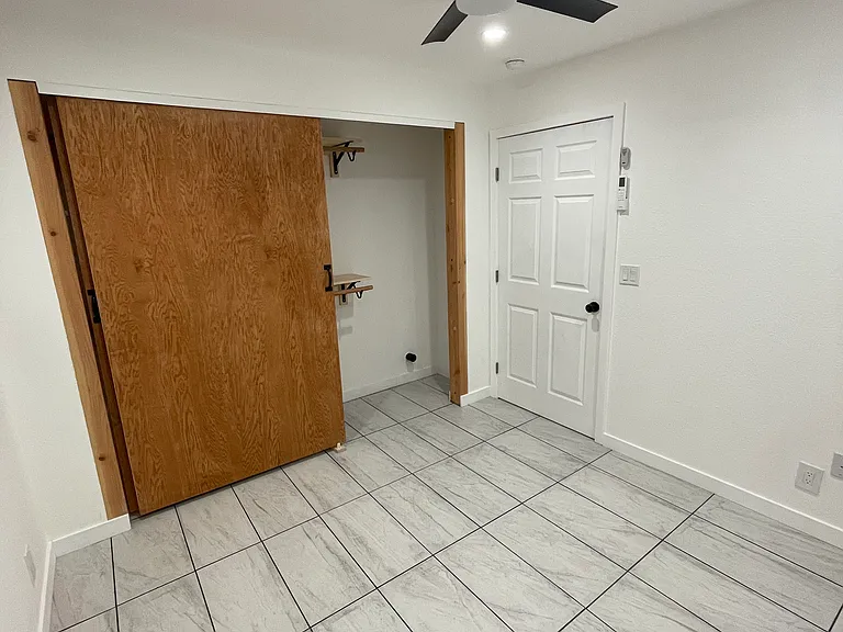 2004 Almanor St #2 — Photo 14