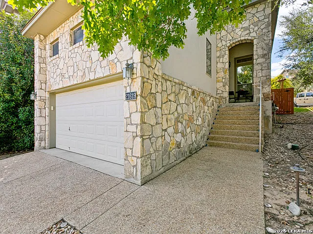 3 bed, 2.5 bath, 1381 sqft, $2,200 — Photo 2