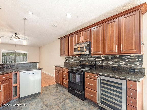 4th image of 4491 Derbyshire Dr