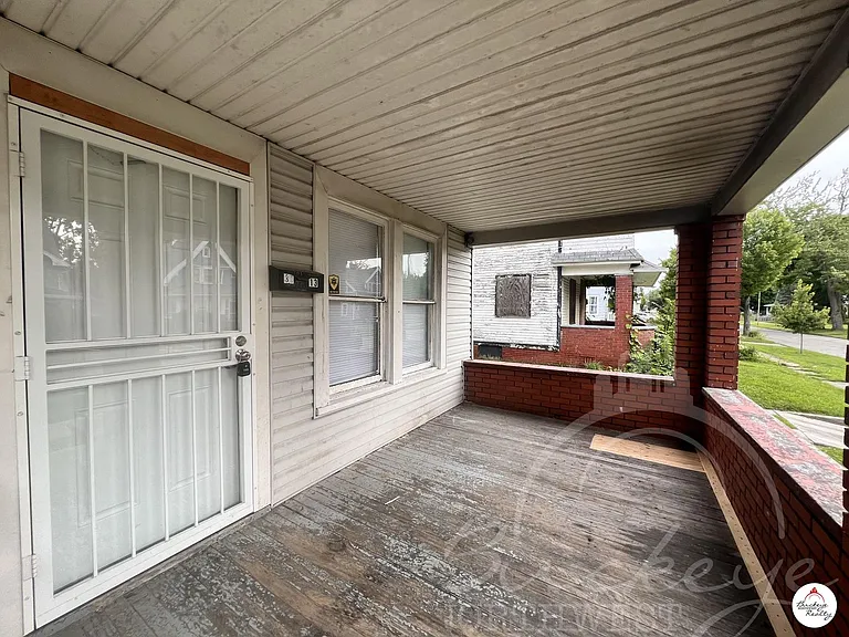 3113 Scottwood Ave — Photo 2