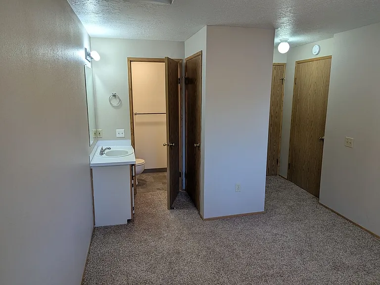Silverwood Apartments — Photo 61