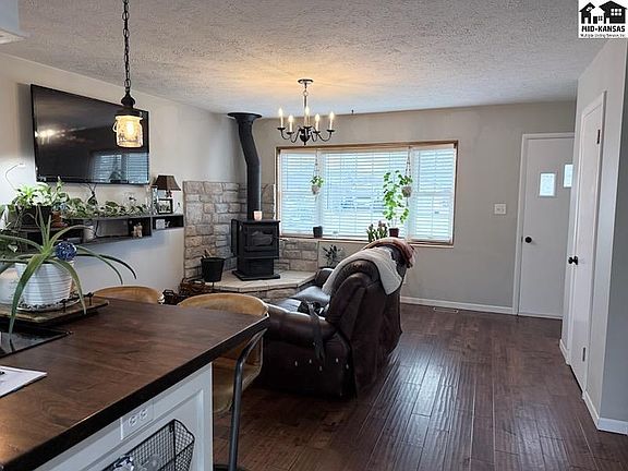 3rd image of 1112 Glendale Rd