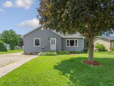 220 8th Ave SW, Faribault, MN, 55021