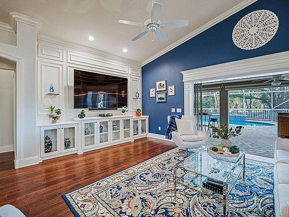 4th image of 1201 Oak Hammock Ln