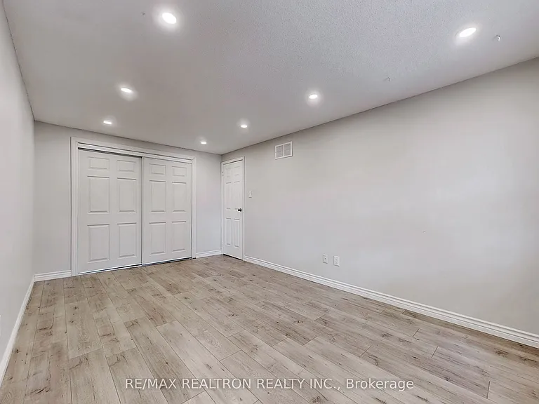 2079 The Collegeway #60 — Photo 20