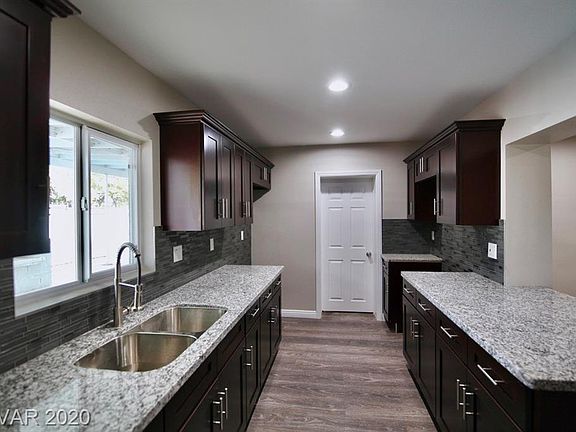 5th image of 1909 Bracken Ave