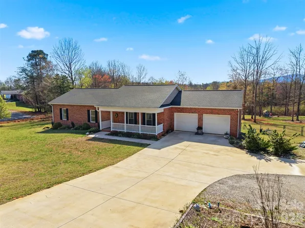 976 Amherst Rd, Morganton, NC 28655