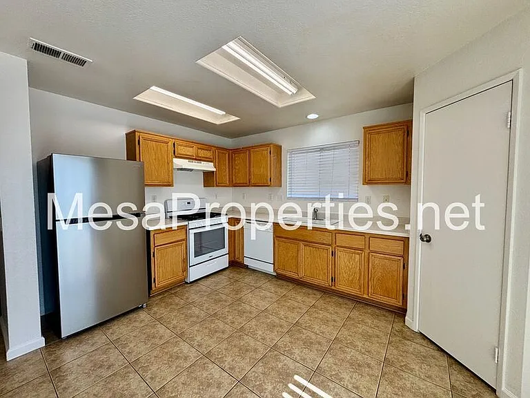 13539 Merry Oaks St — Photo 6