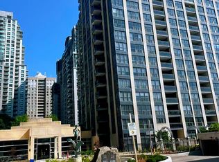 28 Hollywood Ave #809, Toronto, ON M2N6S4