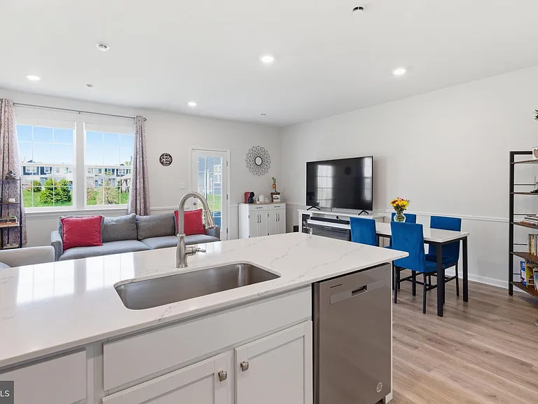 53 Elliot Ln — Photo 4