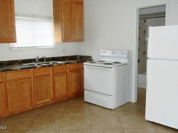 4th image of 2506 W Augusta Ave APT 2