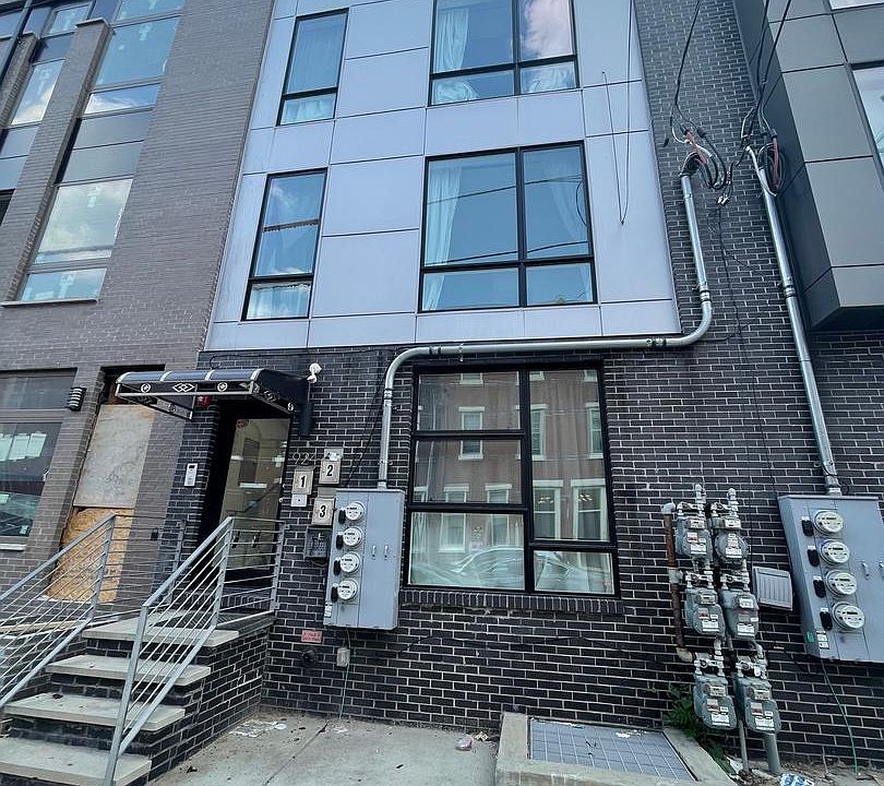 1st image of 924 N 15th St
