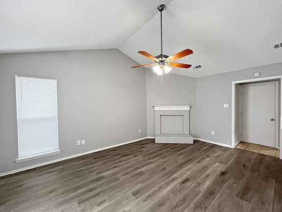 4th image of 3760 Pembrook Cv