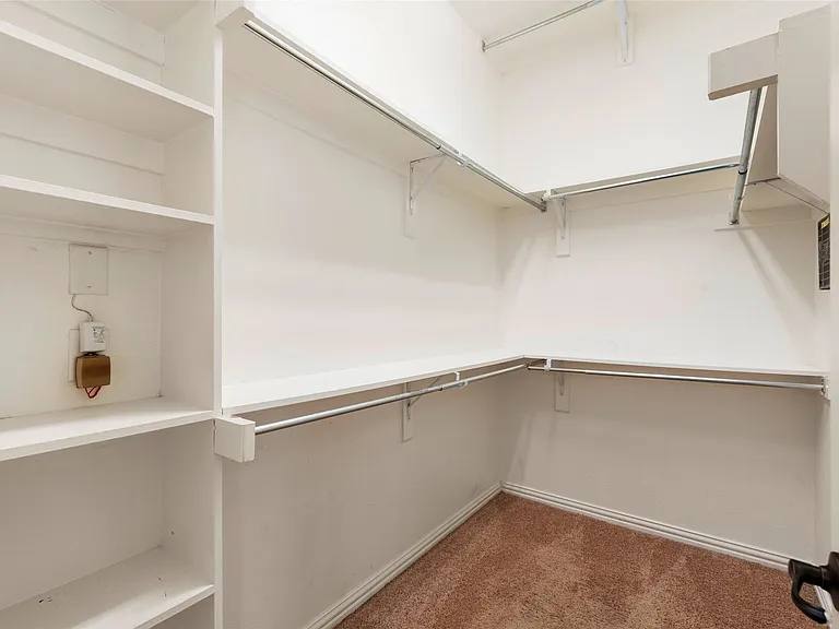 6465 Naples Dr — Photo 19