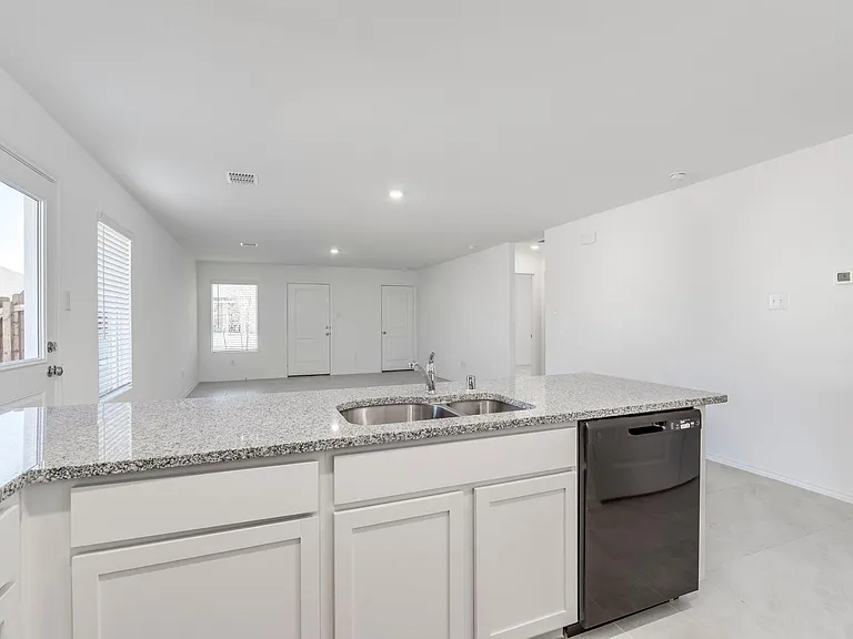 3605 Flicker Ln — Photo 2
