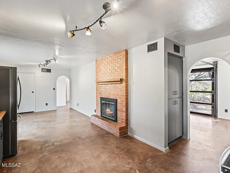 8801 E Buckboard Rd — Photo 6