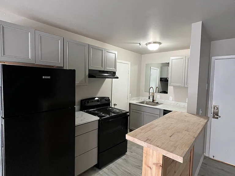 The Lodge Apartments — Photo 7