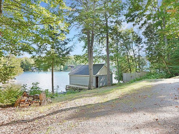 3rd image of 45 Hemlock Point Rd