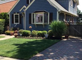 41 University Pl, Staten Island, NY 10301