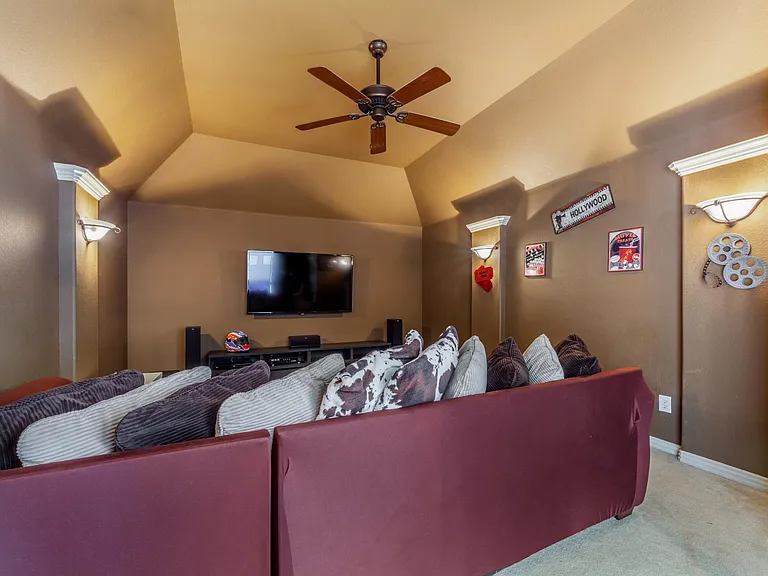 920 Fannin Dr — Photo 40