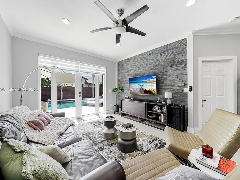 4152 Sapphire Ter — Photo 3