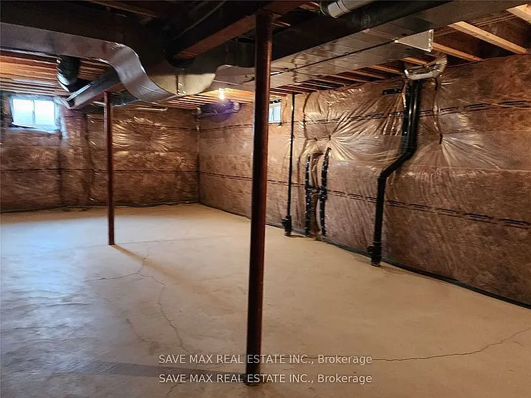 51 Wagner Cres — Photo 10