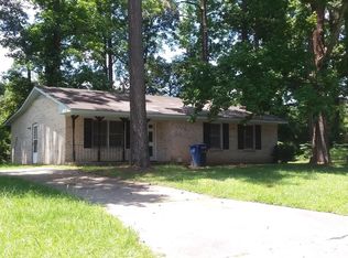 1610 Farmgate Rd, Kinston, NC 28504