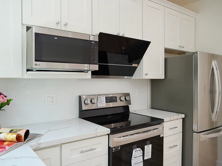 938 Heatherstone Ave — Photo 6