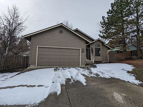 1147 NE Viking Ct Photo 1