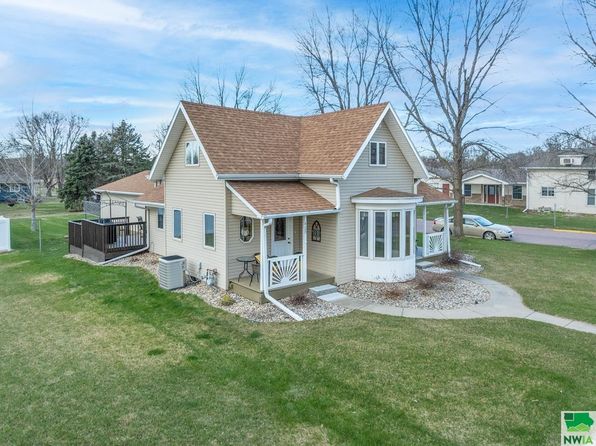 420 W 3rd St, Ponca, NE 68770