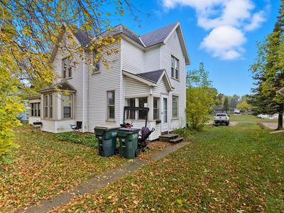 524 Bluff St NE, Hutchinson, MN, 55350