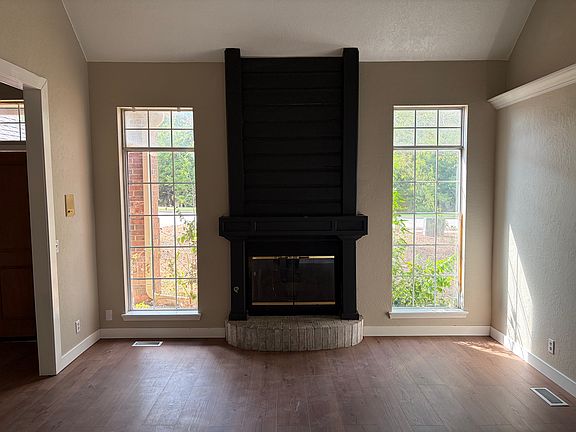 2nd image of 1700 Chelsea Dr