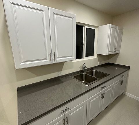 3rd image of 6519 Troost Ave Unit 5