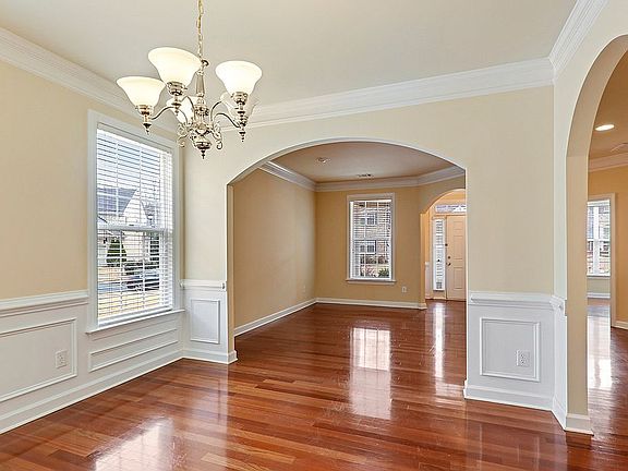 Formal dining & living room