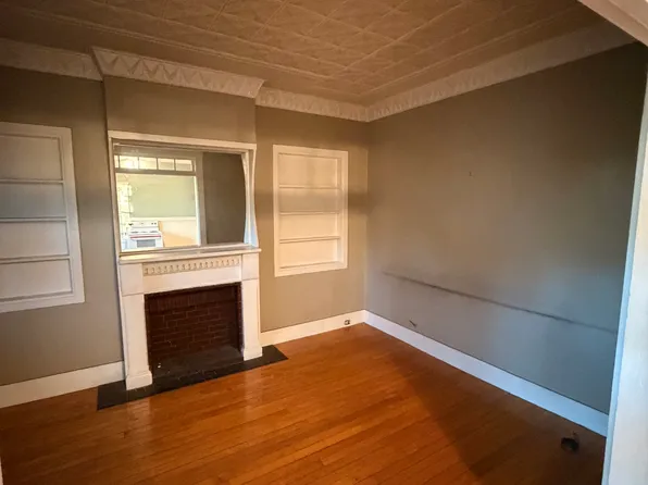 121 Goffe St, Manchester, NH 03102