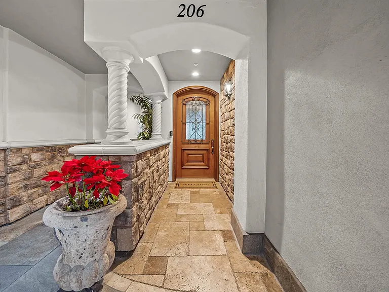120 C Ave #206 — Photo 4