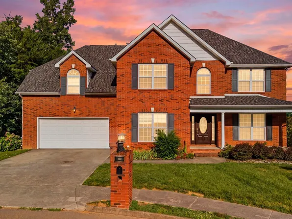 8342 Bay Garden Ln, Knoxville, TN 37938