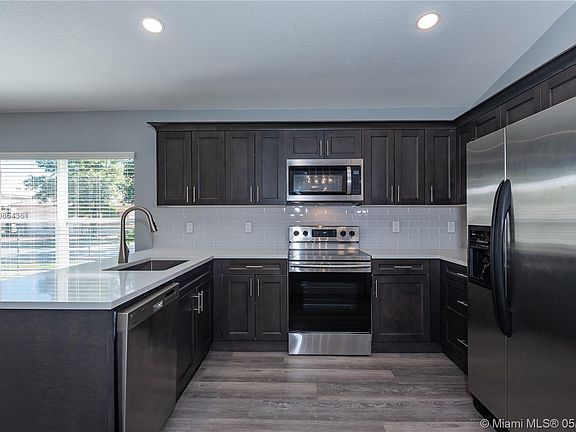 3rd image of 385 SW 162nd Ave