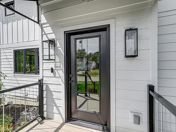 4th image of 7009 Mayfield Ave