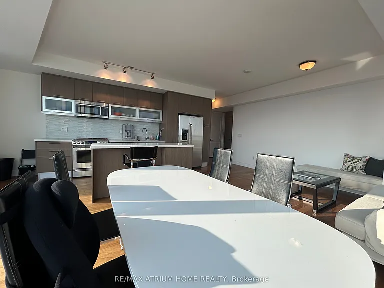 388 Yonge St #7010 — Photo 10