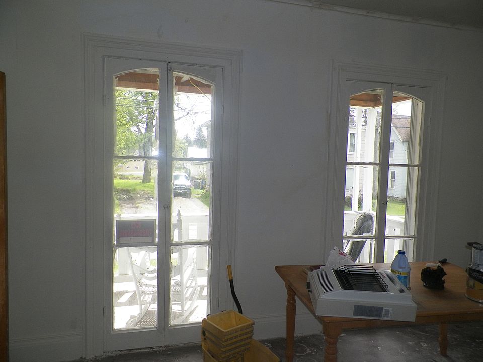 Windows that let the light i