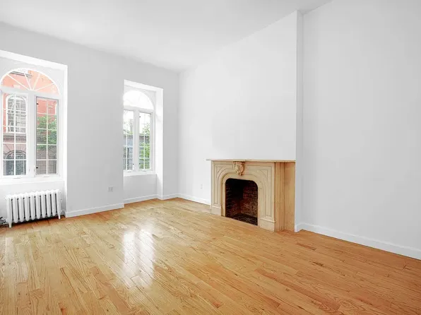 215 W 13th St APT 1A, New York, NY 10011