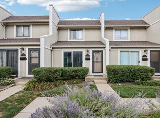 563 Quail Creek Dr, Grayslake, IL 60030