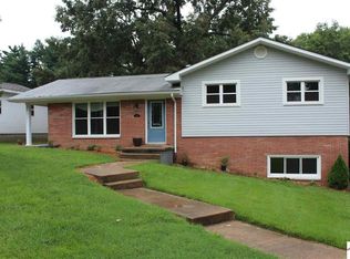 220 Riverside Dr, Paducah, KY 42003