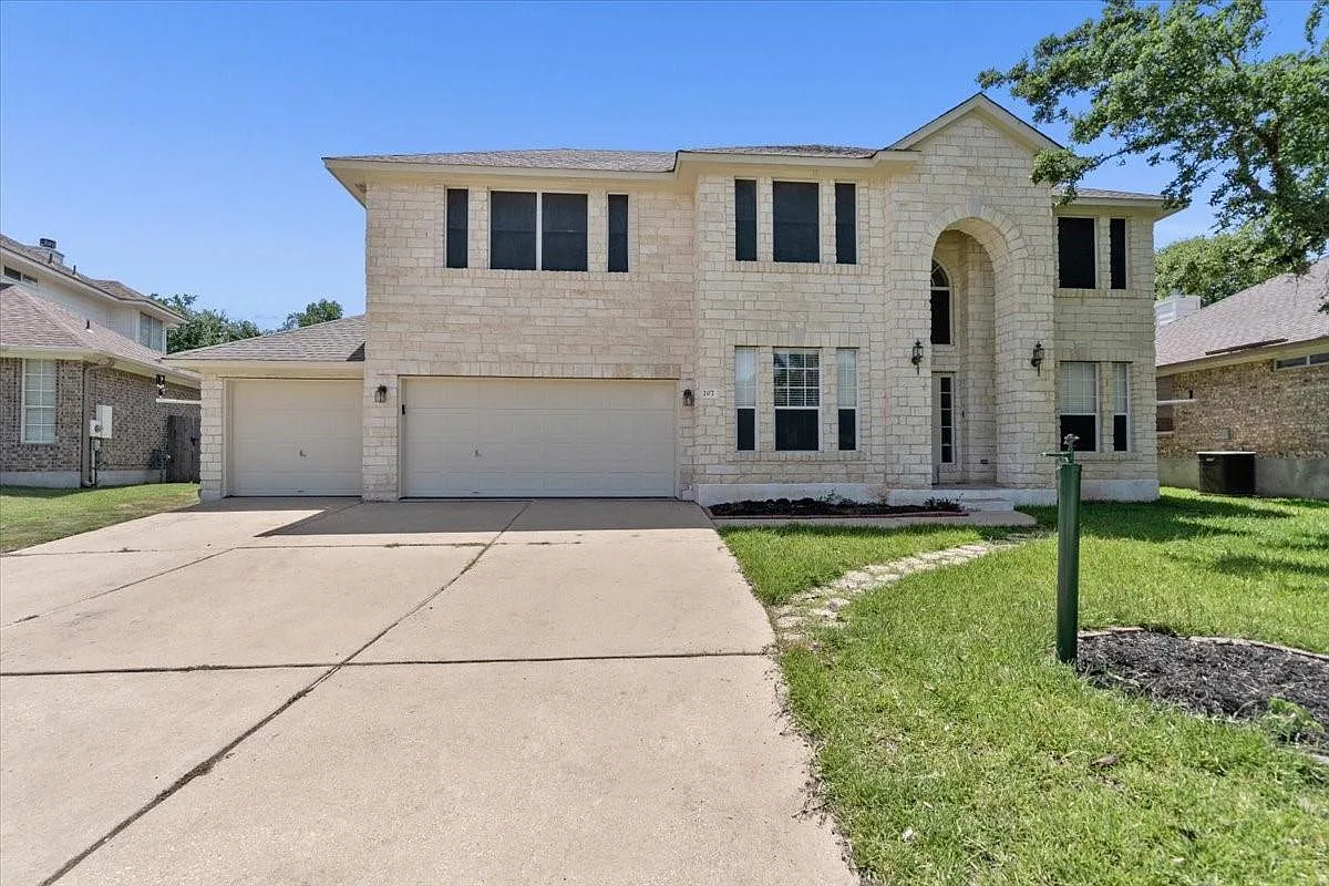 5 bed, 3.0 bath, 3017 sqft, $3,000 — Photo 1
