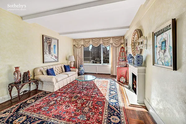 Sold by Sotheby's International Realty | media 2