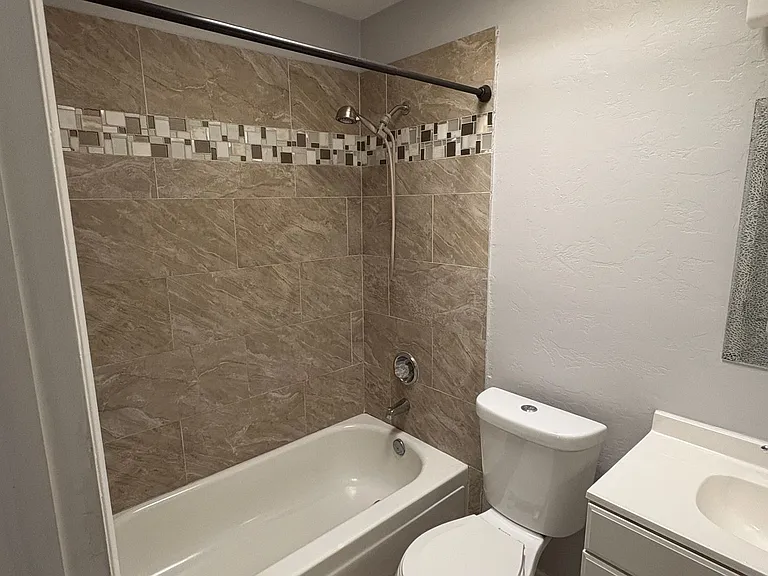 2837 N Euclid Ave #1-6 — Photo 6