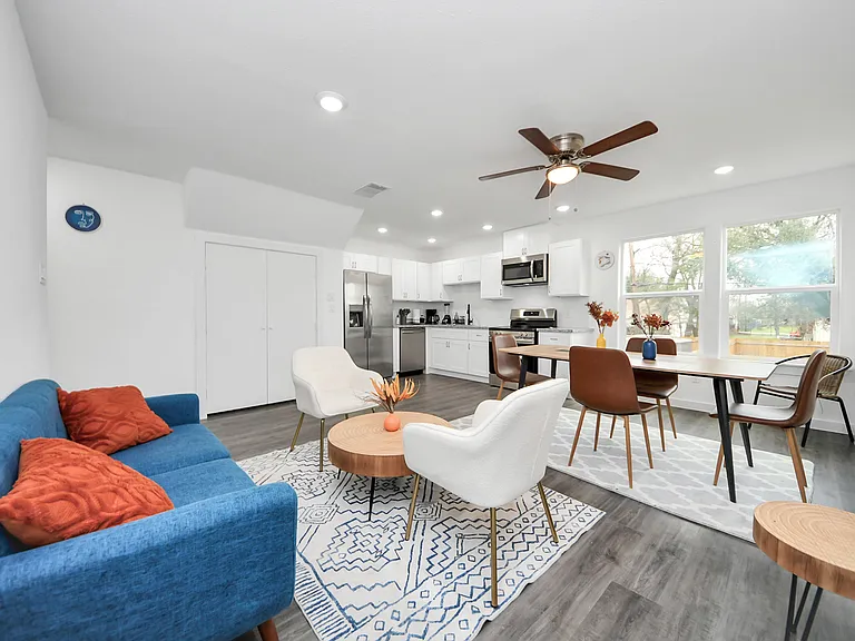 7123 Bywood St #A — Photo 8