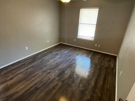 4th image of 2817 Carten St