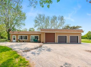 18215 W Schweitzer Rd, Elwood, IL 60421